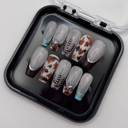 Extensions d'ongles press on Bonnie - Western 3D de Onailsbymanon, avec design 3D détaillé pour un look élégant.